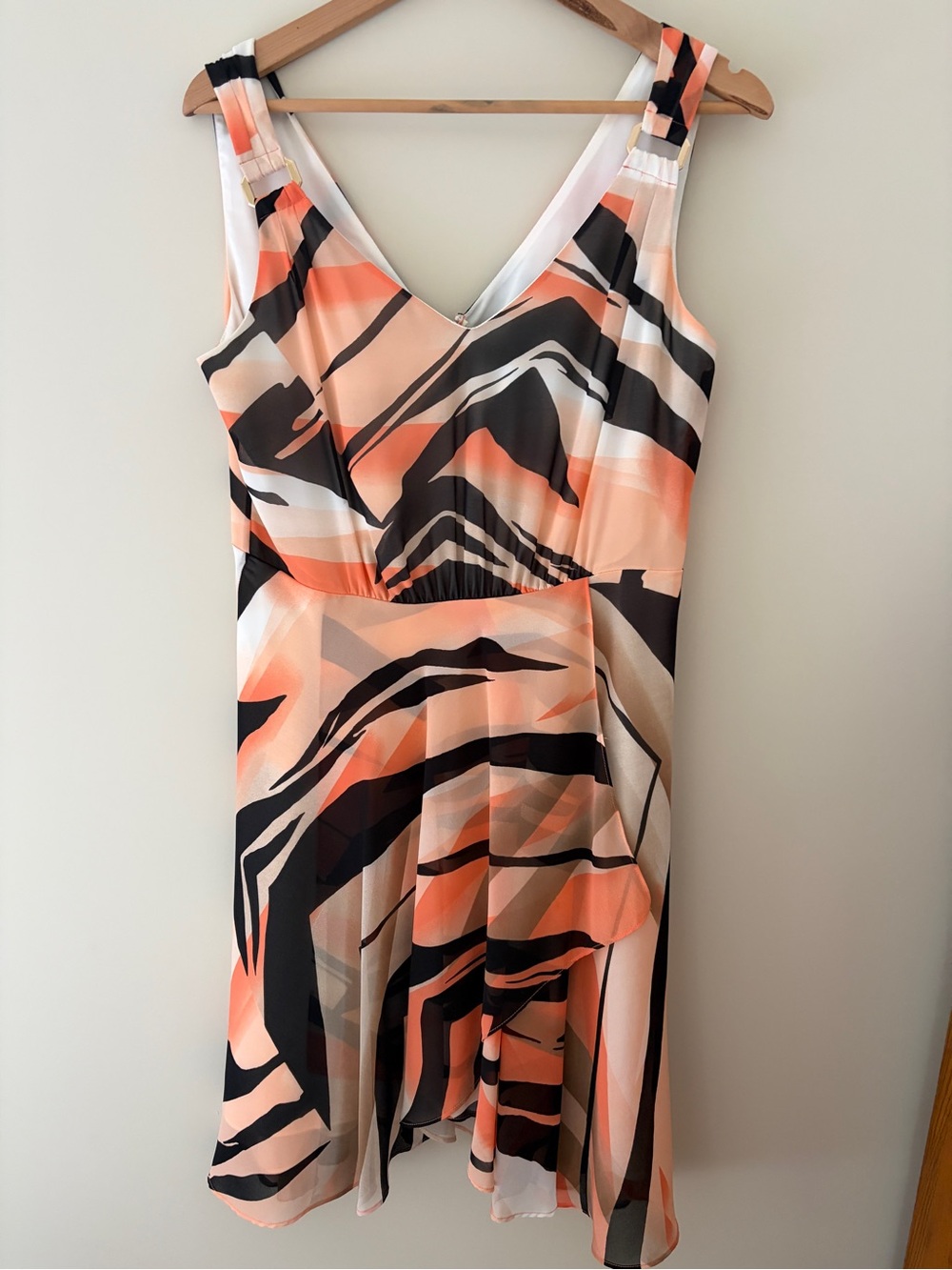 Le Chateau Abstract Print V-Neck Dress in Peach and black
